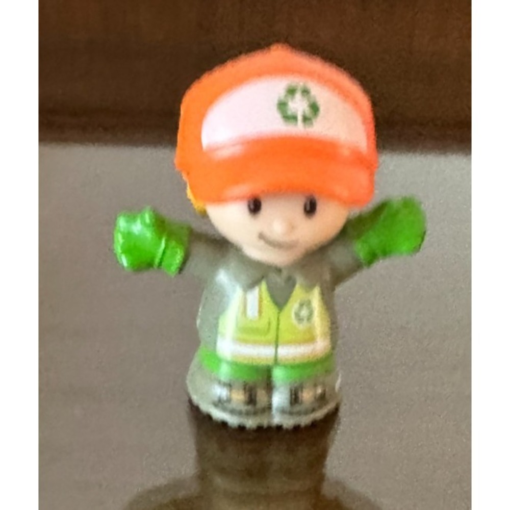 Fisher Price Little People Trash Man Recycle Boy Figure 2021 Mattel‎